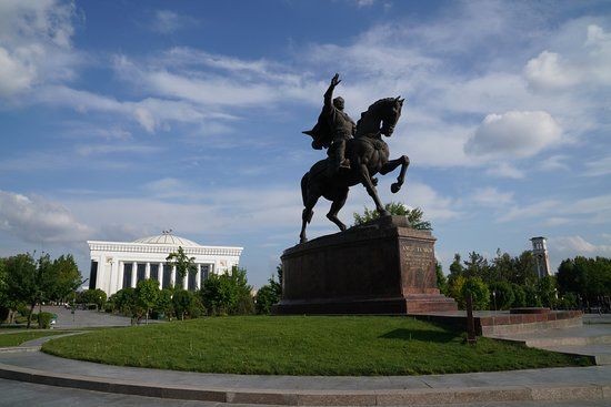 Amir-Timur-Platz